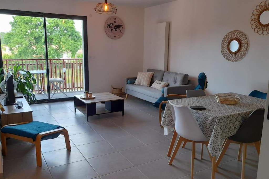 Location De Vacances A Andernos - Appartement 2 Chambres Dans Residence Neuve Exterior photo