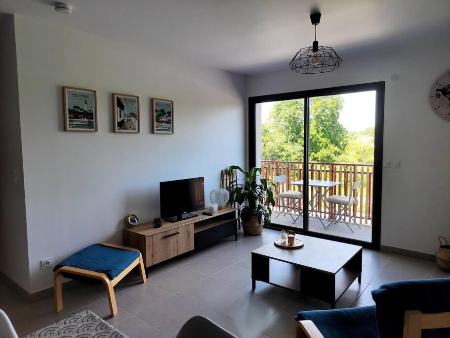 Location De Vacances A Andernos - Appartement 2 Chambres Dans Residence Neuve Exterior photo