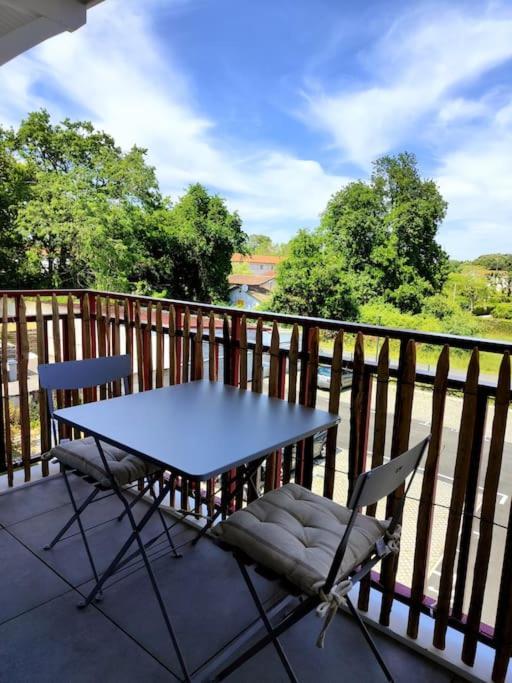 Location De Vacances A Andernos - Appartement 2 Chambres Dans Residence Neuve Exterior photo